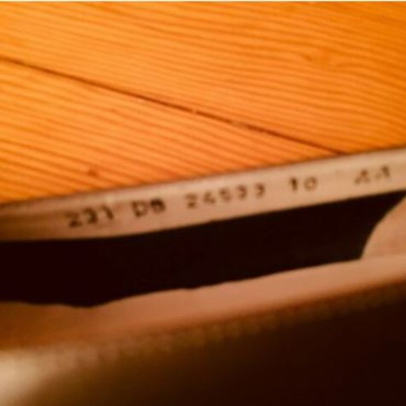 Salvatore Ferragamo Boutique  Vintage Bronz Pumps - Picture 7 of 7